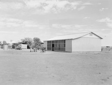 Yuendumu Mission School [altered from original title] | Find and Connect